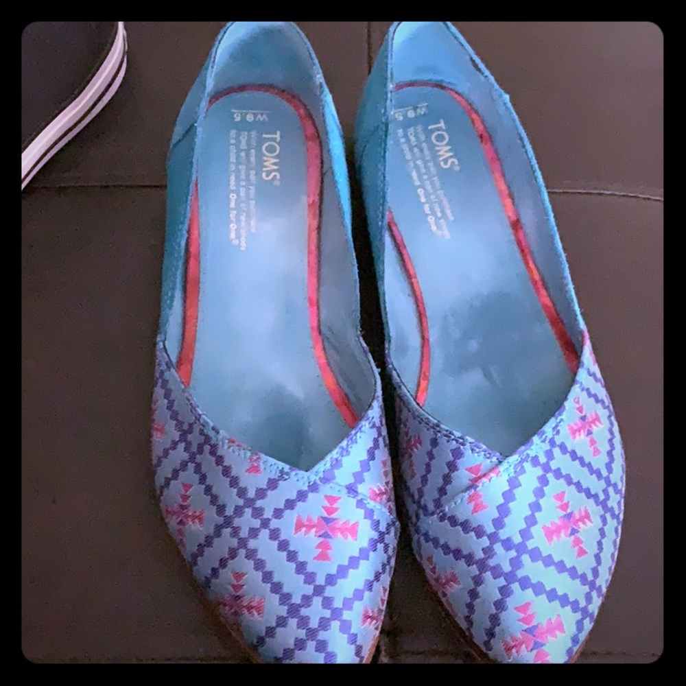 TOMS/ Algiers Suede and Fabric Jutti Flat